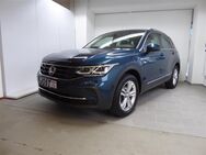 VW Tiguan, 2.0 TDI Life LEDMatrix A, Jahr 2021 - Arnsberg