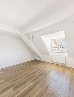 ????Neu! Frisch renovierte 2-Raum-Wohnung mit Tageslichtbad, moderne Einbauküche & Aufzug - Leipzig