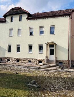 Ihr privates Refugium: Mehrfamilienhaus mit Nebengebäuden und großem Traumgrundstück - Hohenmölsen