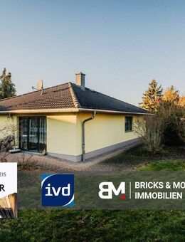 Moderner Bungalow mit Kamin und idyllischem Außenbereich - Naunhof