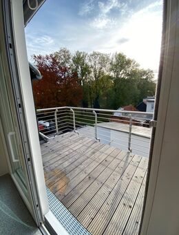 Wohnung mit Balkon, 6 Zimmer, Erstbezug, komplett neu saniert, am Stadtpark!!! - Ohrdruf