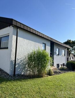 Solider Bungalow mit Garage in Randlage und Blick in die Natur! - Allmersbach (Tal)