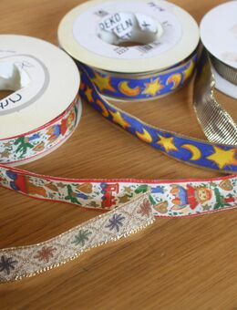 Deko-Schleifenband, ver. Motive und Längen, Weihnachtl. ca. 2,5 cm. breit, ab 3,00 Euro - Kleve Zentrum