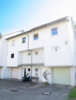 Haus mit Garage, Garten und 6 Zimmern - Energieeffizienzklasse A, familienfreundliche Lage - Pforzheim