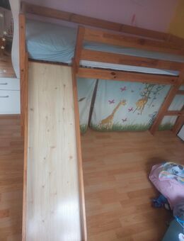 Hochbett mit Lattenrost und Vorhang - Bremen