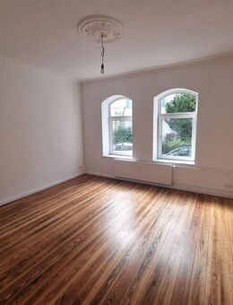 kernsanierte Altbauwohnung 4 Zimmer mit Wohnküche - Flensburg