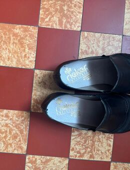 Verschiedene Schuhe zu verkaufen - Soest