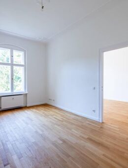 Mit SONNEN-BALKON: Gründerzeit-Wohnung, 2 Zimmer, TOP saniert, **mit Aufzug** - bezugsfrei! - Berlin