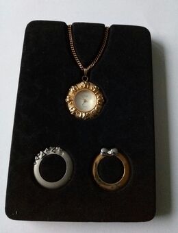Vergoldete Uhr mit Kette (drei austauschbare Lünetten) - Essen