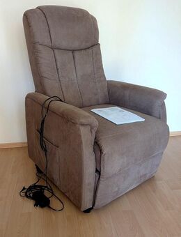 TV-Sessel mit Motor-Aufstehhilfe und Federkern in braun, Neupreis Roller 659,99 EUR, - Kreischa