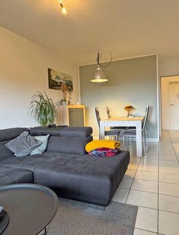 Gemütliche Zweieinhalbzimmerwohnung mit Balkon und Stellplatz in Voerde-Friedrichsfeld! - Voerde (Niederrhein)