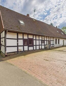 Charmantes Sanierungsobjekt mit Potenzial in ruhiger Lage nahe der Weser - Petershagen