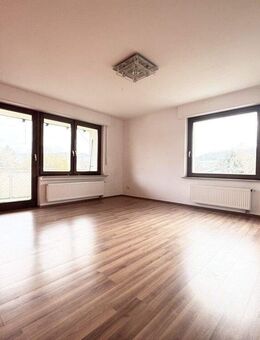 3-Zimmer-Wohnung plus separatem Esszimmer und 2 Balkonen in Oberstenfeld - Oberstenfeld