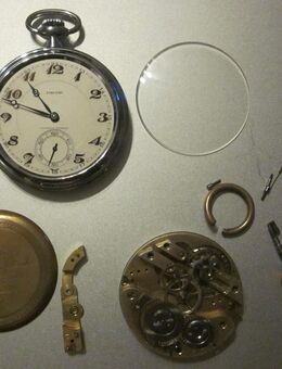 Taschenuhr aus Stahl (Glas separat) + Uhrenteile aus einer anderen Taschenuhr + 2 Damen-Armbanduhren - München