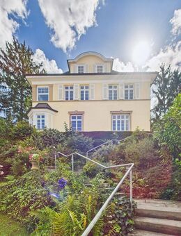ALTBAUCHARME IN AUSSICHTSLAGE - Tolle Altbauvilla mit 2 Wohnungen in der Pliensauvorstadt - Esslingen (Neckar)