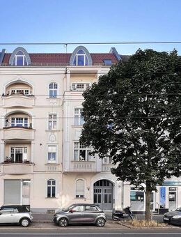 Großzügige Altbauwohnung mit 6 Zimmern, zwei Balkonen und Garten - Berlin