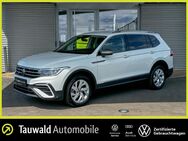 VW Tiguan, 1.5 TSI Allspace Life 7S 18, Jahr 2023 - Erlangen