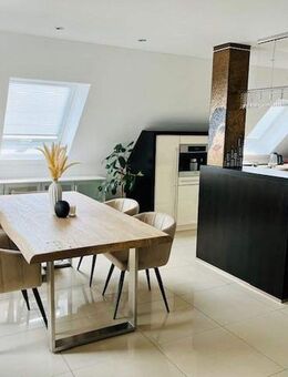 Exklusive, neuwertige DG-Maisonette Wohnung mit Weitblick am Fuße des Killesbergs - Stuttgart