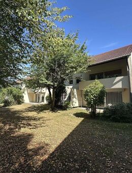 Zwei ausbaufähige, leerstehende Mehrfamilienhäuser mit Baugrundstück in Top-Lage von Herzogenaurach - Herzogenaurach