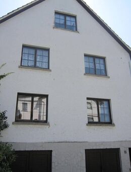 teilsaniertes Wohnhaus mit Scheune in ruhiger Lage von Breitungen - Breitungen (Werra)