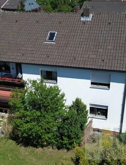Großes Zweifamilienhaus sowie ein Baugrundstück für ein Mehrfamilienhaus als Zugabe! - Burgkunstadt