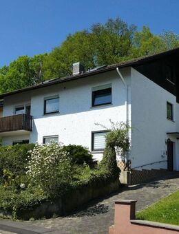 Komfortables Einfamilienhaus in ruhiger Lage, mit Einliegerwohnung und Garage - Wächtersbach