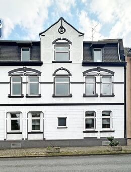 Selbst einziehen und Miete kassieren! Frisch modernisiertes Dreifamilienhaus in Wattenscheid - Bochum