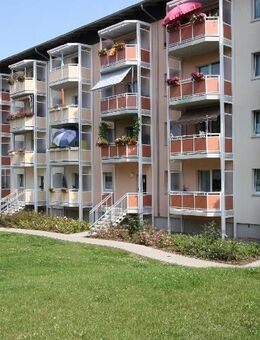 1-Raum-Wohnung im Erdgeschoss mit Wanne - Oschersleben (Bode)