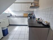 Nettes Paar oder Familie mit einem Kind gesucht! Gemütliche DG-Wohnung + Balkon, bahnhofsnah**Ostheim**3-Parteienhaus**Büro + Ankleidezimmer* - Nidderau