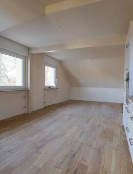 Dachgeschosswohnung mit 2 Zimmern in der charmanten Stadt Müllheim im Markgräflerland - Müllheim