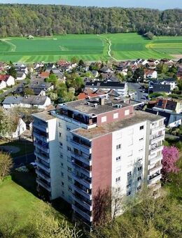 Sofort einziehen: Gepflegte 3-Zi.-Wohnung mit Stellplatz und Einbauküche - Kreuzwertheim