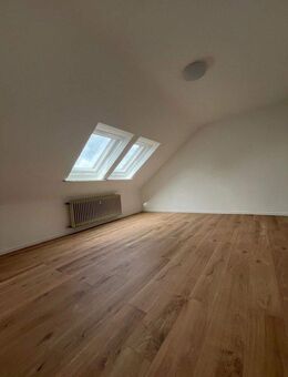 2,5 - Zimmer Dachgeschosswohnung - Zimmern (Rottweil)