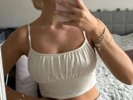 H&M Oberteil Crop Top Cropped Trägertop Trägershirt Spaghetti Shirt weiß creme Raffung gerafft gr. 34 XS,36 S NEU - Hardheim
