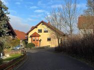 Ideal für Familien: Eigenheim mit Garten & Pool + 3 vermietbare Wohnungen als Anlage. - Saulheim
