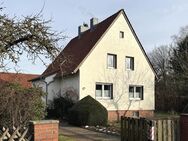 Wohnen und Bauen in Wieckenberg: Einfamilienhaus mit Baugrundstück - Wietze