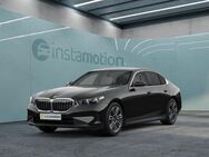 BMW 520, d M Sport Limo ° Sitzklima, Jahr 2023 - München