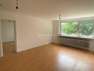 ** Schöne und renovierte Wohnung in zentraler Lage mit überdachtem Balkon ** - Stuttgart
