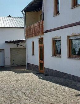 Ideal für eine größere Familie oder Wohnen und Arbeiten auf einem Grundstück - Hünstetten