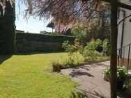 Freistehendes Einfamilienhaus mit eingefriedeten Garten und Einliegerwohnung - Prien (Chiemsee)