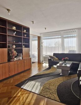 Große 5,5-Zimmer-Wohnung mit fantastischer Aussicht in Bestlage - Leonberg (Baden-Württemberg)