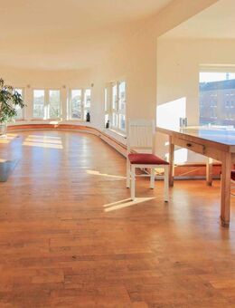 Exklusive Bahnliebhaber-Immobilie: Historisches Stellwerk als modernes Wohnhighlight - Erkrath (Fundort des Neanderthalers)