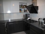 Stilvolle, modernisierte 2-Zimmer-Wohnung mit gehobener Innenausstattung mit EBK in Stuttgar - Stuttgart