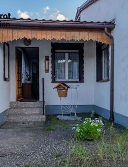 Wohnen mit Entwicklungspotenzial - Wohnhaus mit bebaubarem Grundstück in attraktiver Lage - Schlieben