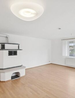 Einziehen oder vermieten? Einbauküche, Kamin und eine Einzelgarage - Petersdorf (Bayern)
