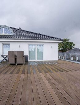 Penthouse mit großer Dachterrasse sowie Dachboden - Oldenburg
