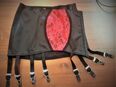 Vintage Strumpfhalter mit 8 Strapsbändern schwarz mit roter Raute (Premiumqualität in 45768