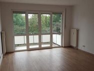 1 Raum Wohnung mit Balkon Fahrstuhl Zwickau Nähe Mulde zentrumsnah ab 02.25 zu vermieten - Zwickau