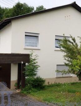 Freistehendes Wohnhaus mit Einliegerwohnung in Waldrandlage von Bexbach - Bexbach