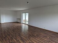 Frisch renovierte 5-Zimmer-Wohnung mit Balkon und Einbauküche in Volxheim - Volxheim
