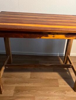 Massiver Holztisch aus Sheeshamholz - Coswig